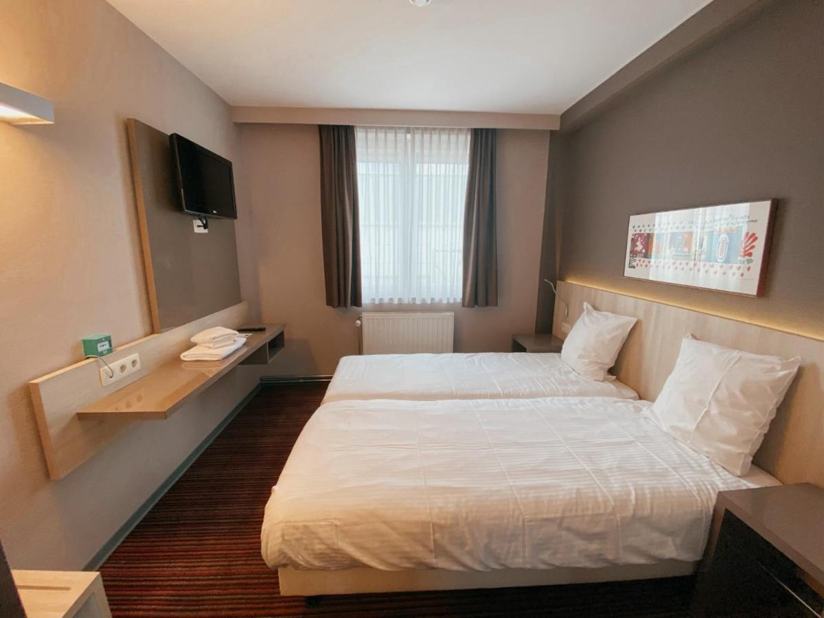 Hotel Les100Ciels Saint-Hubert Kültér fotó